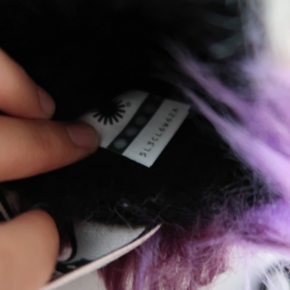 Ugg Fluff Yeah Slide Tie Dye size 7 - Purple and Black - Picture 8 of 8